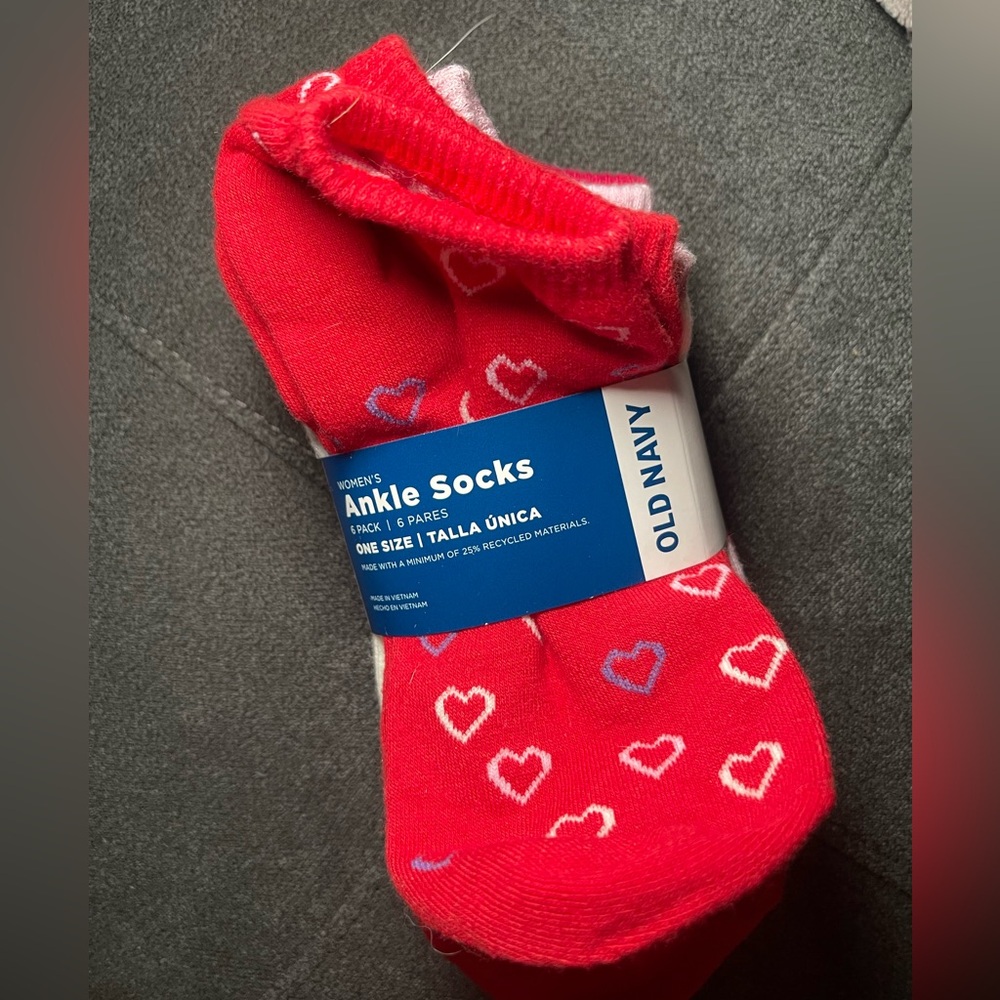 Old Navy heart socks pack